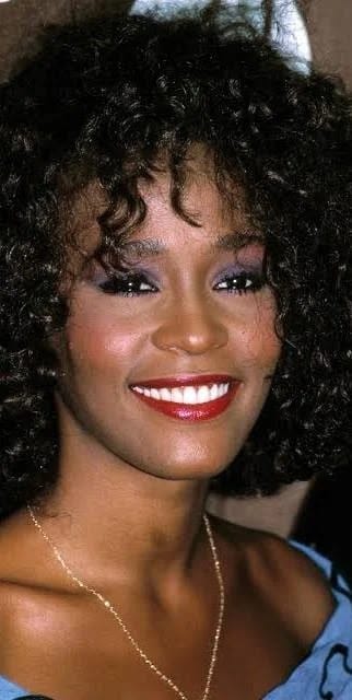 Whitney HOUSTON yazısından bir görsel
